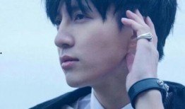 薛之谦小八卦爆料视频,揭秘歌手背后的那些事儿