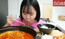 吃拉面的女人在线观看,跟随镜头探寻吃拉面的女人