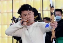 李克勤爆料肖战射箭视频,李克勤曝光幕后花絮视频引热议