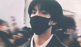 刘耀文爆料受伤视频合集,勇敢面对挑战，无畏伤痛砥砺前行