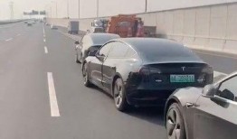 特斯拉高速爆料视频,揭秘未来智能驾驶技术新突破