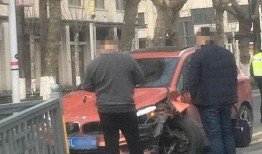 护栏爆料事件视频,揭秘背后惊人真相