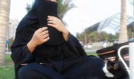 娱乐吃瓜君女子,女子背后的惊人真相